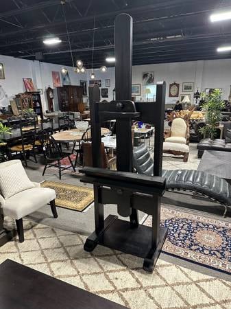 Restoration Hardware Artist TV Easel | North Furnishings